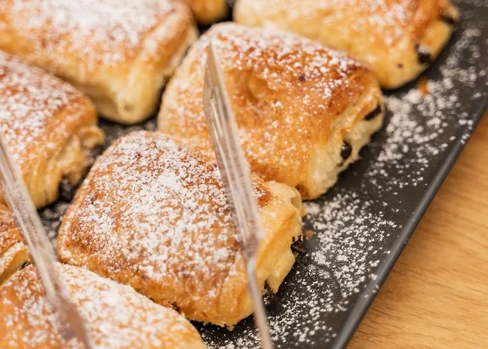 酒店 Rhenia 图罗斯