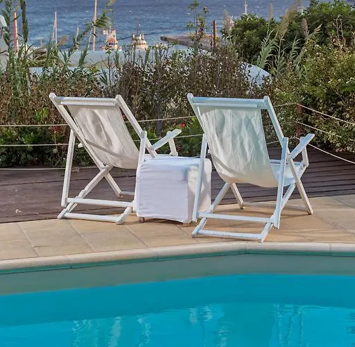 酒店 Rhenia 图罗斯