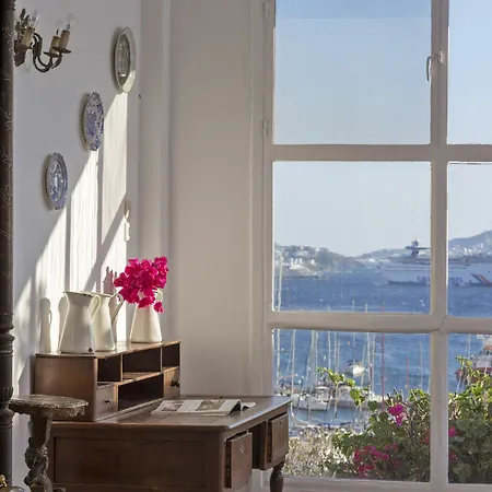 Rhenia Hotel Tourlos