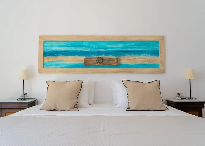 Rhenia Hotel Tourlos