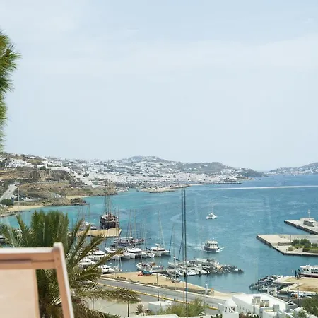 酒店 Rhenia 图罗斯